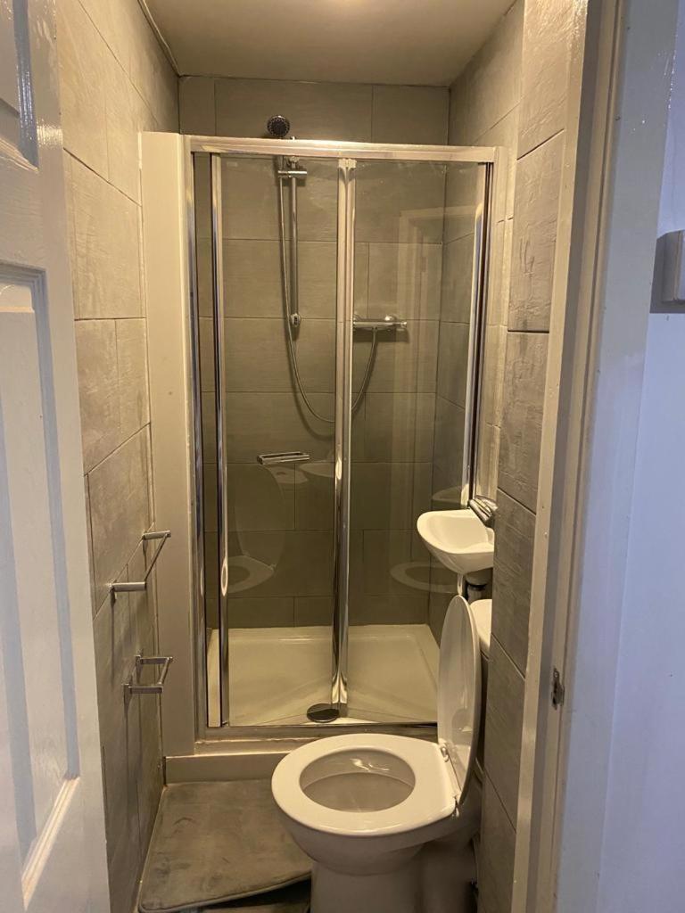Double En-Suite Rooms Nevendon Eksteriør bilde